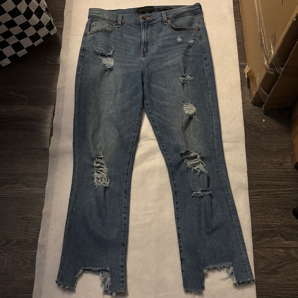 Kendall+Kylie The Relaxed Skinny Distressed High-Rise Blue Jeans 9/29. Casual